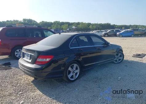 2010 Mercedes-Benz C 300 Luxury/Sport из США, поврежденный, VIN WDDGF5EB5AF408549